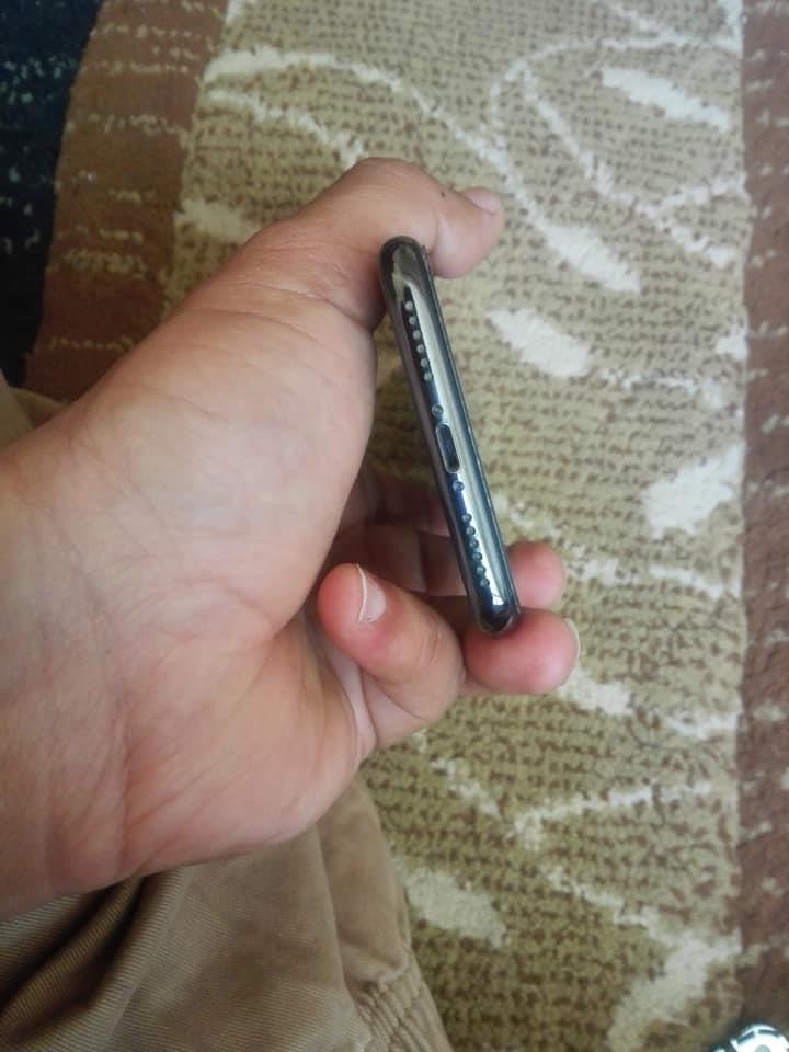 iPhone-X-black