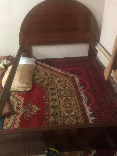 تخت خواب. ۲ نفری از تخته دبل محکم جور شده ۹۰۰۰ افغانی