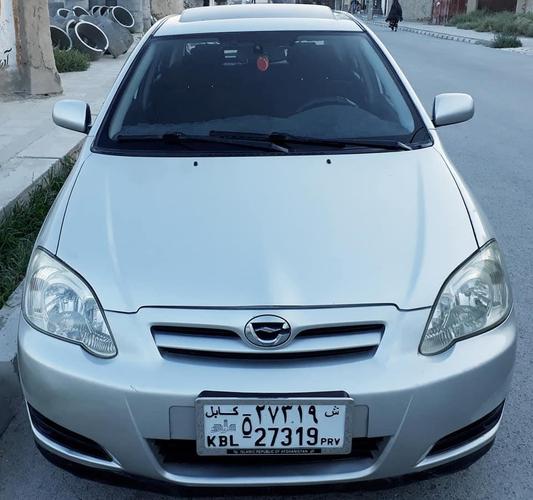 Toyota hatchback 2005 sunroof 8 airbag