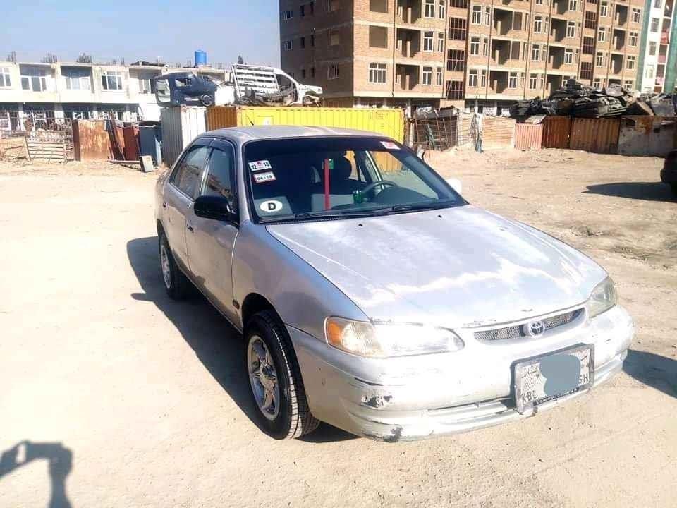 یک-عراده-کرولا-2-کانادایی-مادل-2000