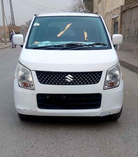 ناواریده الټو سوزکی ویش کاټ غټ ماشین سپین پلویټ رنګ 2014
