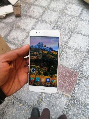 فروش گوشی Honor8اصلی همه کارش به امامت بدون مشکل32حافظه4جیب