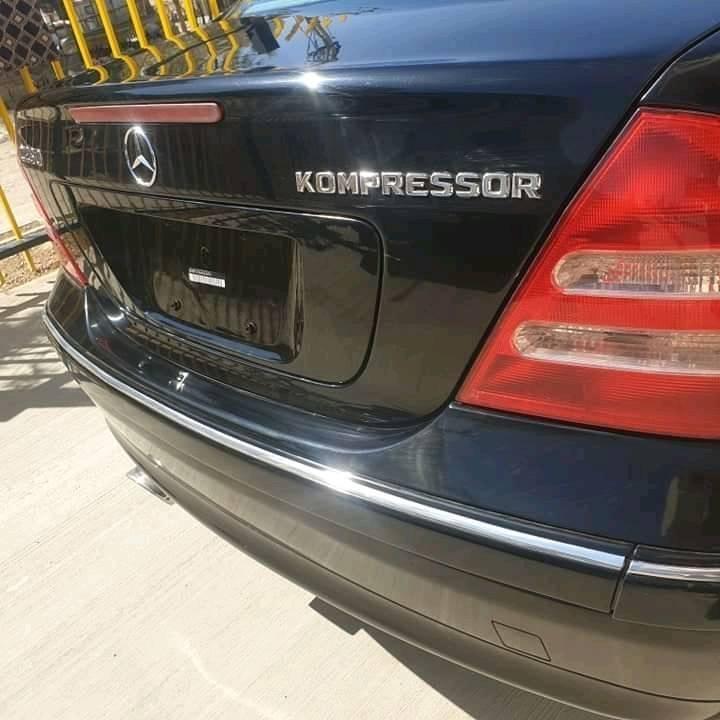 mercedes-benz-2004