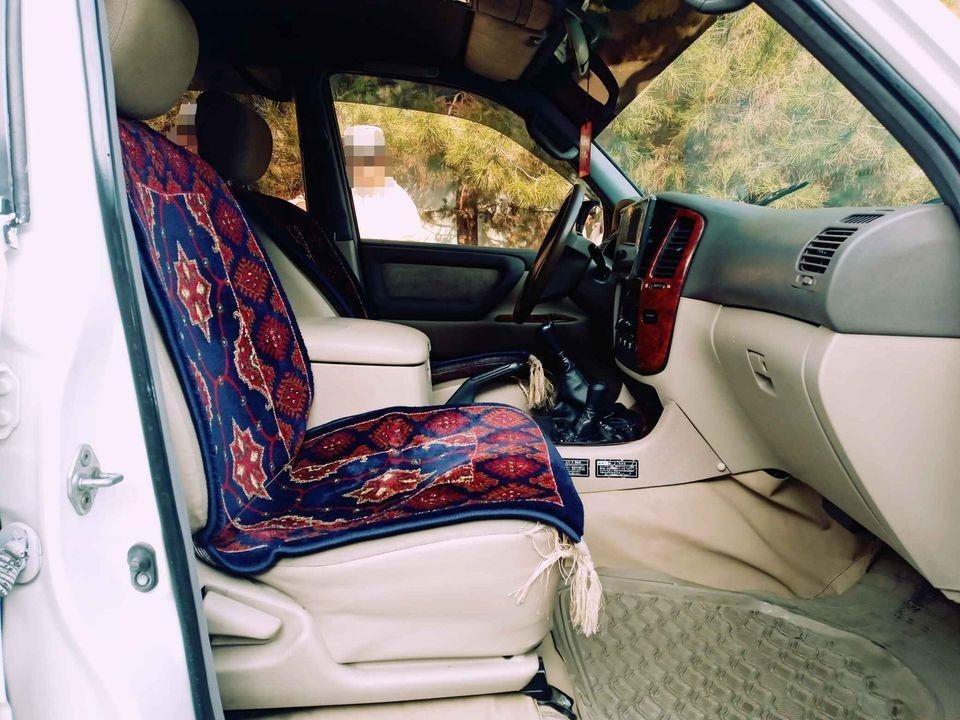 Toyota-Land-Cruiser--GXR-