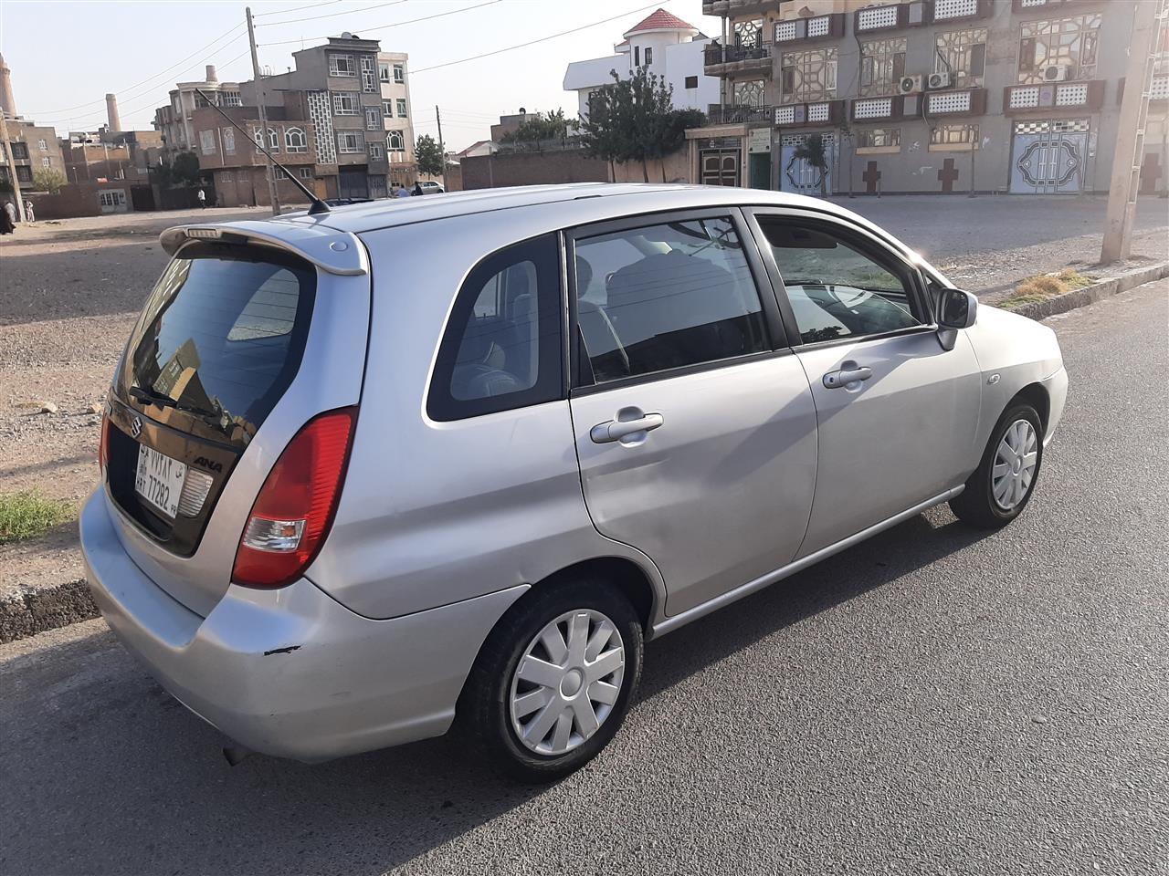 سوزوکی-لیانا-۲۰۰۱-خانگی