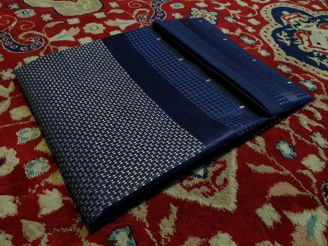 ښایسته بلورنک چوکاټی غاړه راغلی ده نوی نخشه اواصلی 5متره ټوک