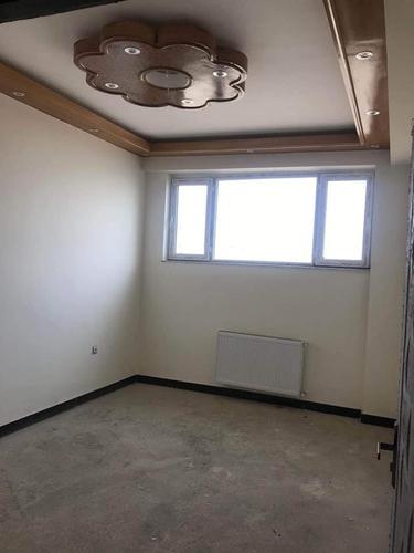 یکباب اپارتمان دارای سه اتاق دو تشناب یک اشپز خانه مرکزگ
