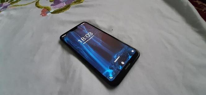 نوکیا x6 2018 2 sim بسیار ثابت فقط گلسش درز کرده و همچنان تب