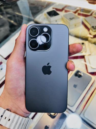 iPhone 15 pro Black titanum