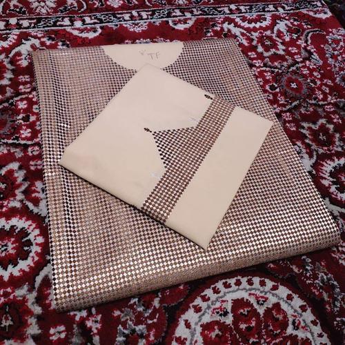 لاسی چارکونجه میده کاره انتیکه غاړه په ښایسته خامک کی