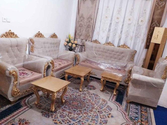 فروش یک ست مبل نیمه سلطنتی هفت نفره با سه دانه میز کامل نونو