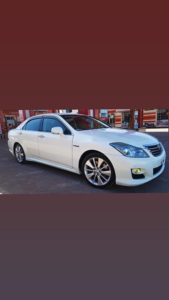 Crown-hybrid-2010-non-used-car
