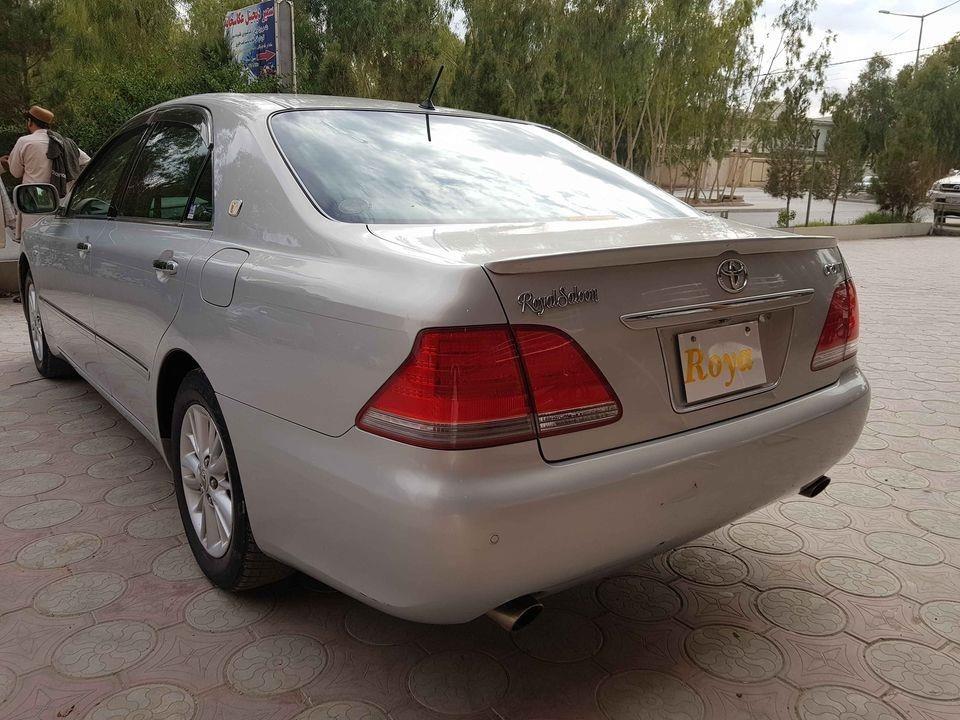 Toyota-Crown-Royal-Saloon