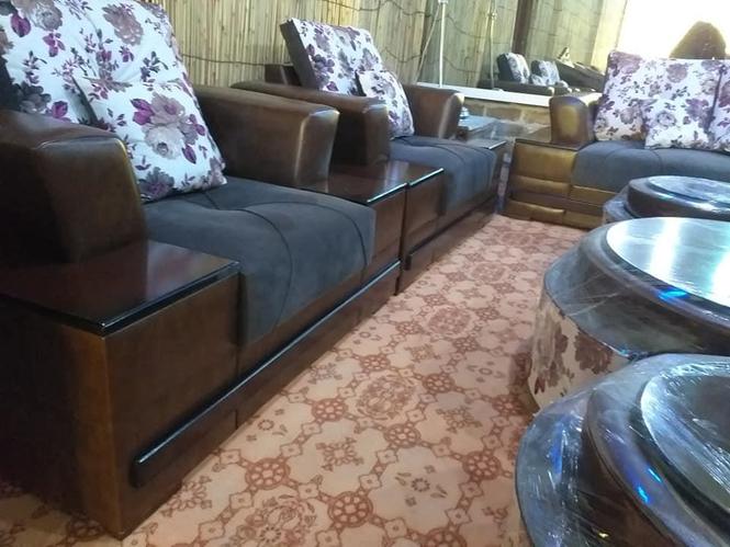 یک سیت کوچ ۷ نفره -همراه سه میز 0780 633 763