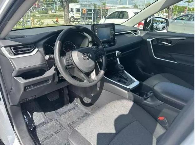 Toyota-RAV4-2022-XLE