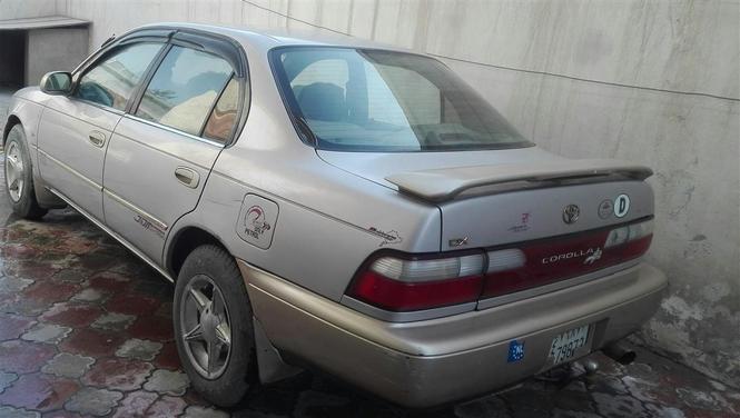 یک عراده موتر کرولا 1997 کانادایی