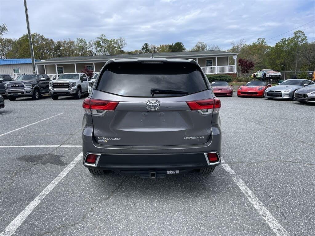 2018-Toyota-Highlander-Limited-AWD