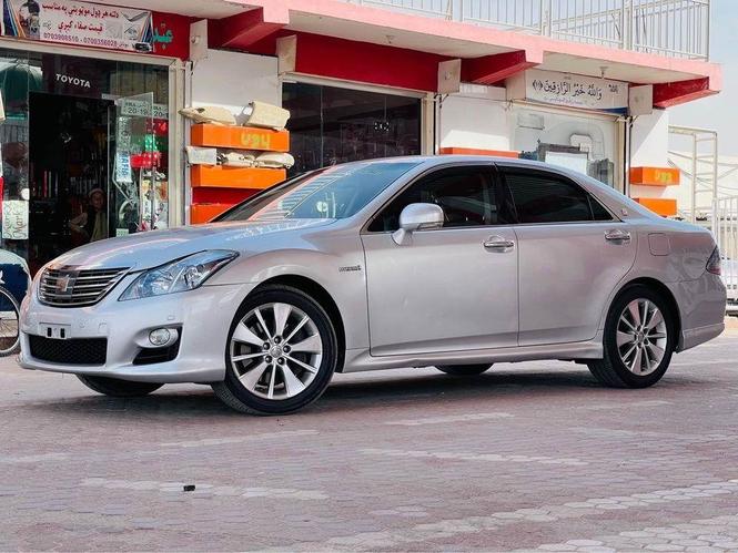 کرون اټلیټ هابریډ 2009 ماډل ده چت او ده سیټانو لسپیکران ده ش