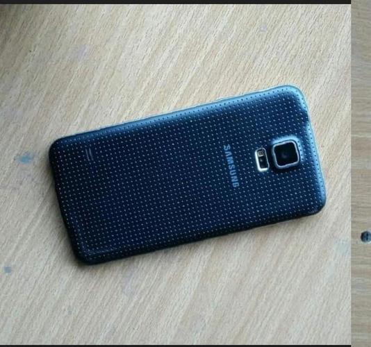 مبایل نو جدید حافظه 32 GB رم 2GB نو جدید بدون خط خراش کارت
