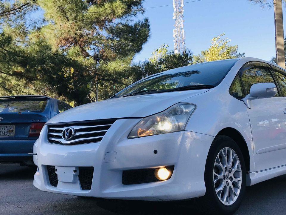 TOYOTA-BLADE