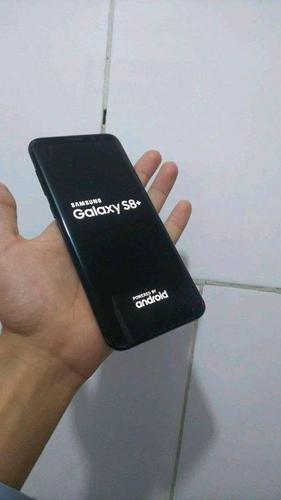 S8+ گلسش میده است قابل استفاده نیست برای فروش فقد ۳۰۰۰ افغان