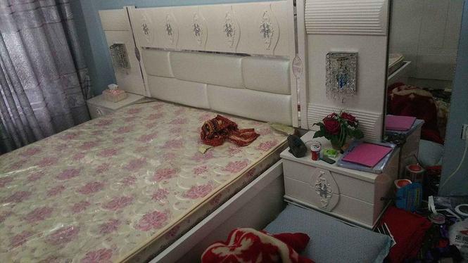 دخونی مکمل سیت لکه غته الماری سینګارمیز ۔ غت چپرکټ ۔7 نفر