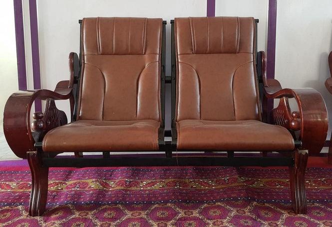 دو سیت کوچ 14 نفره کاملا" ثابت در حد نو همراه با 6میز 072979