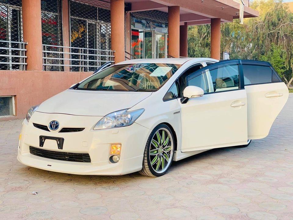 Toyota-prius-2010