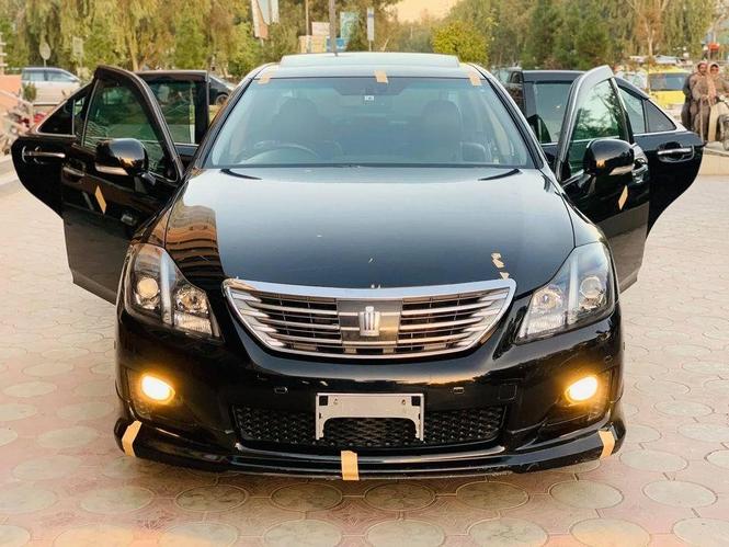 Toyota Crown Hybrid