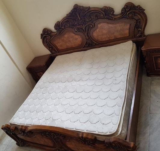 تخت خواب دو نفره ترکی همراه با الماری لباس 6پله یی 072979560