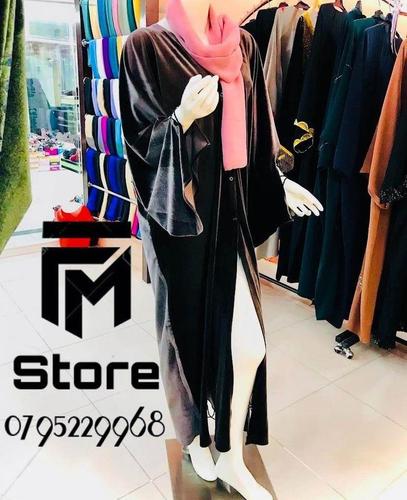 حجاب عربی بخمل دیزاین جدید کار شده با موره 3D دارای سایز فر
