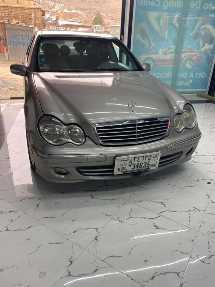 Mercedes-Benz-C230-2005