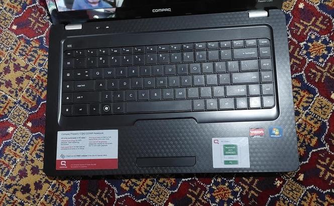 لپتاپ بسیار ثابت و نو