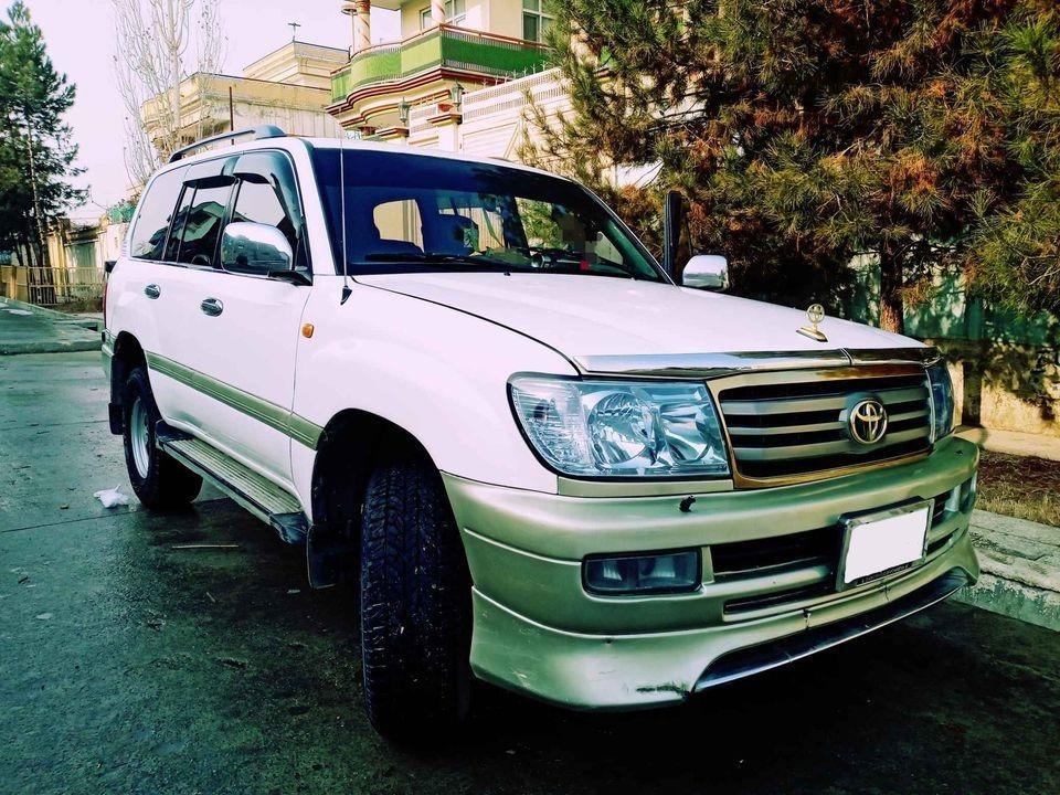 Toyota-Land-Cruiser--GXR-