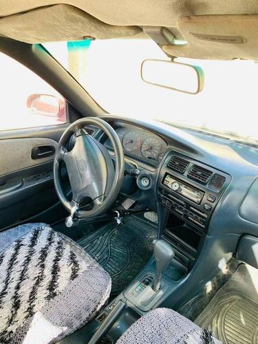 یک عراده کرولا کانادایی