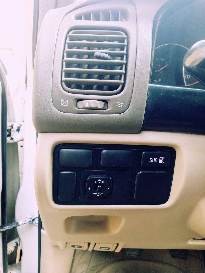 Toyota-Land-Cruiser--GXR-