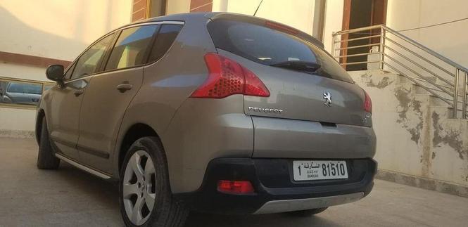 نوم:peugeot ماډل 2010 رنګ نقریی څلورسلندره پطرول ناواریده 07
