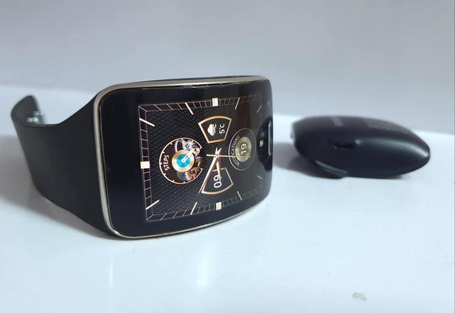 مدل ساعت هوشمند Galaxy Gear S رنگ سیاه 1 سیمکارت قابلیت وصل