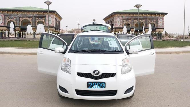 ويټس د کانټينر دخولي سپين رنګ ماډل 2009 ماشين 1300cc قيمت 60