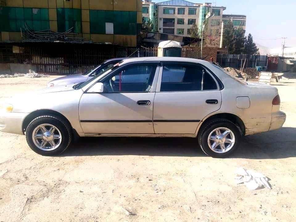 یک-عراده-کرولا-2-کانادایی-مادل-2000