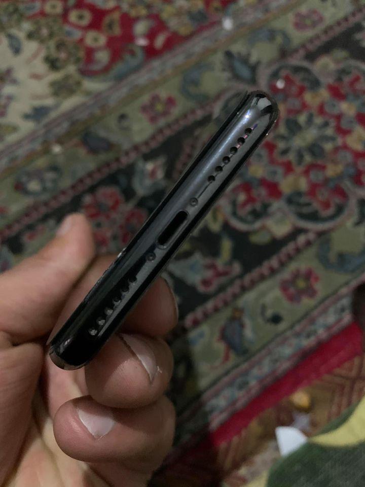 ایفون--x