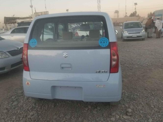بابوجی اسمانی رنګ په ریمانو کی 2005 مادل د ویش کاټ 800 cc .