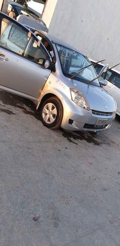 یــو دانه ښه ناوالید پاسو سیلور رنګه غټ ماشین ایسی تــلیوزن