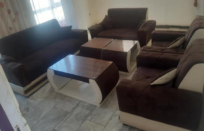 یک سیت کوچ ترکی شکل همرای میز در حد نو