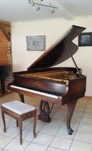 To give Steinway harpsichord 1959 rare