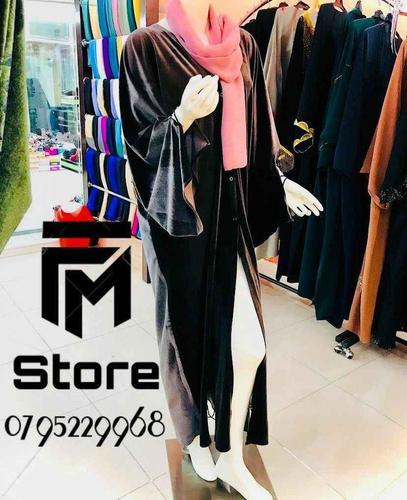 حجاب عربی بخمل دیزاین جدید کار شده با موره 3D دارای سایز فر