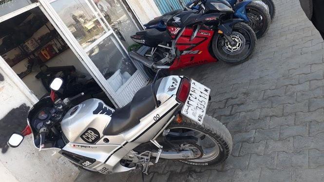 موتر سکل چاپانی هندا 600cbrپلیت کابل اسناد 4 ماه دارد بالای