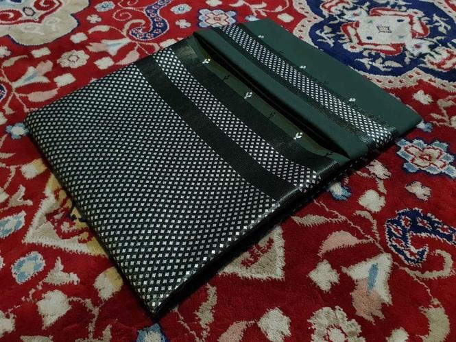 ښایسته چوکاټی غاړه راغلی ده نوی نخشه اونوی رنک اواصلی. 5متره