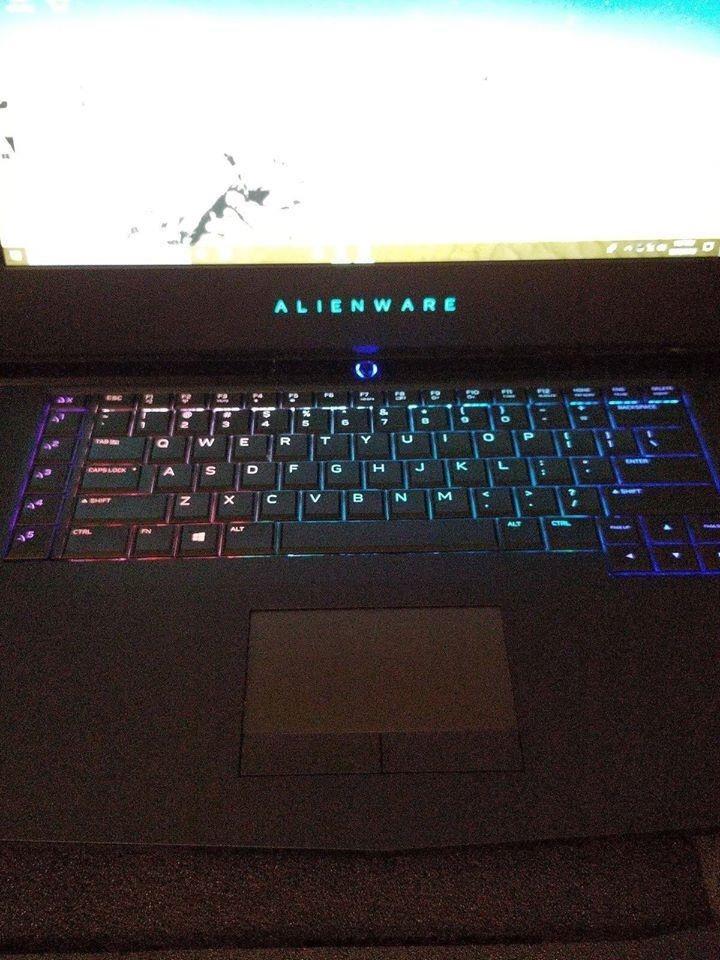 DELL-Alienware-15-R3-Gaming-Laptop