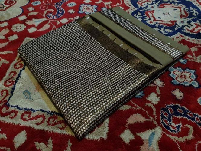 ښایسته چوکاټی غاړه راغلی ده ډیره ښایسته اواصلی 5متره ټوکر